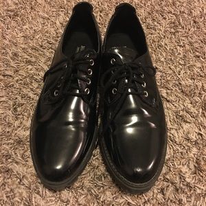 2/$18💜Faux Leather Oxford Platforms